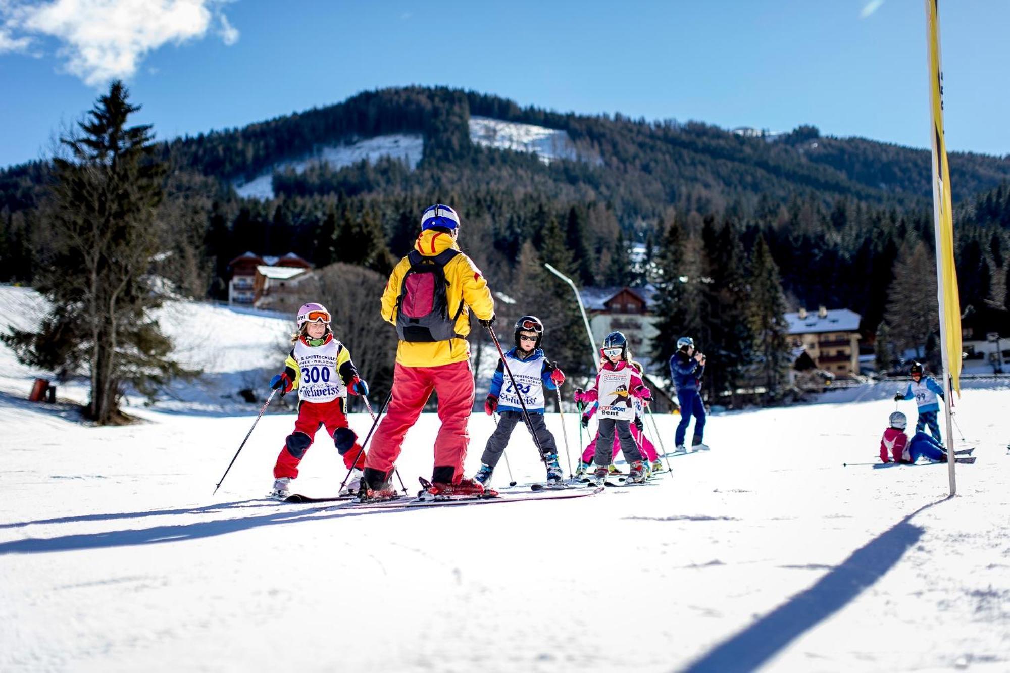 Family & Sporthotel Kaerntnerhof Bad Kleinkirchheim Bagian luar foto