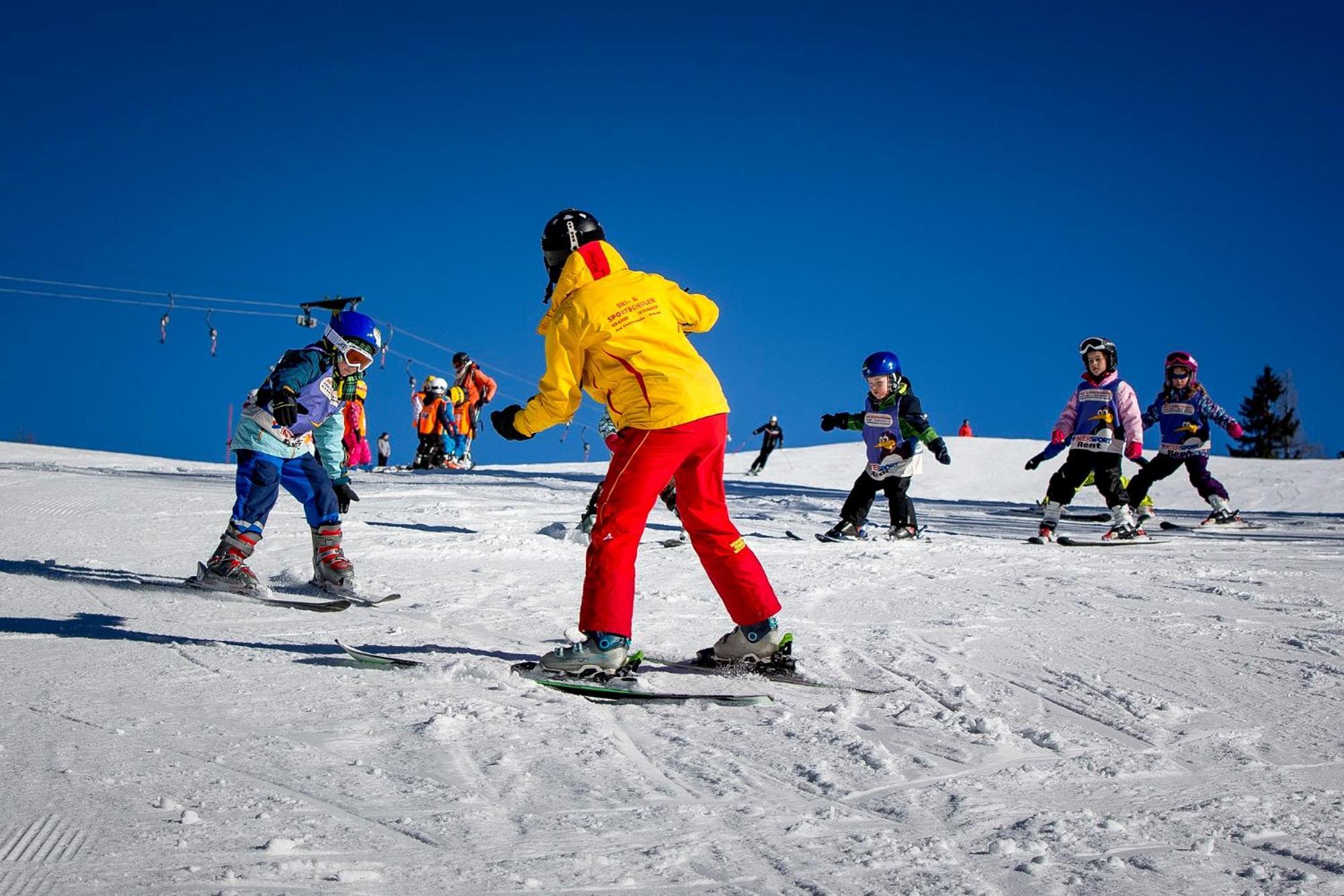 Family & Sporthotel Kaerntnerhof Bad Kleinkirchheim Bagian luar foto