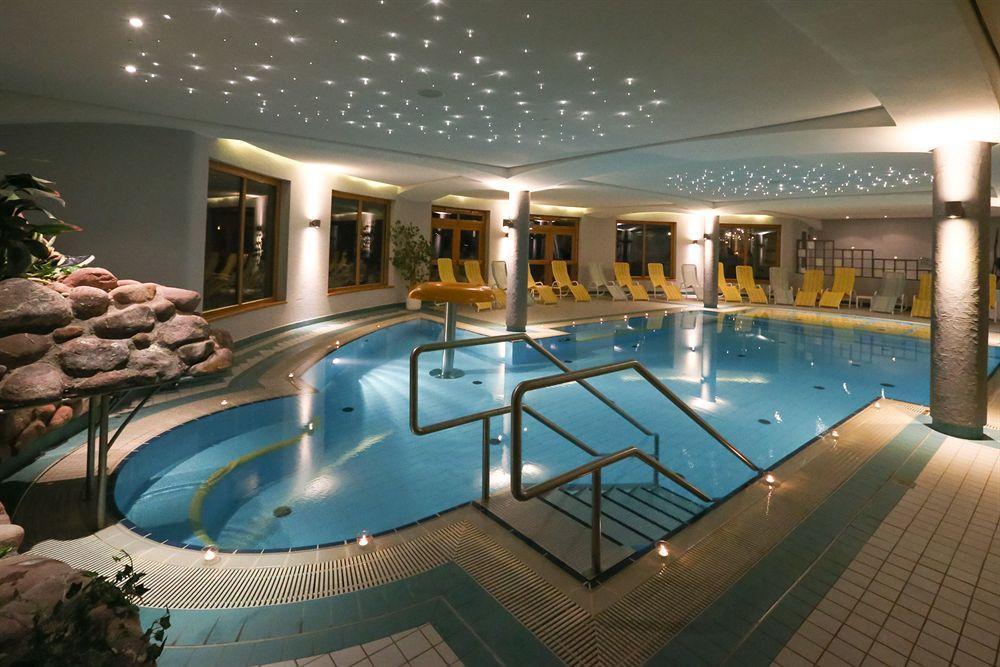 Family & Sporthotel Kaerntnerhof Bad Kleinkirchheim Bagian luar foto