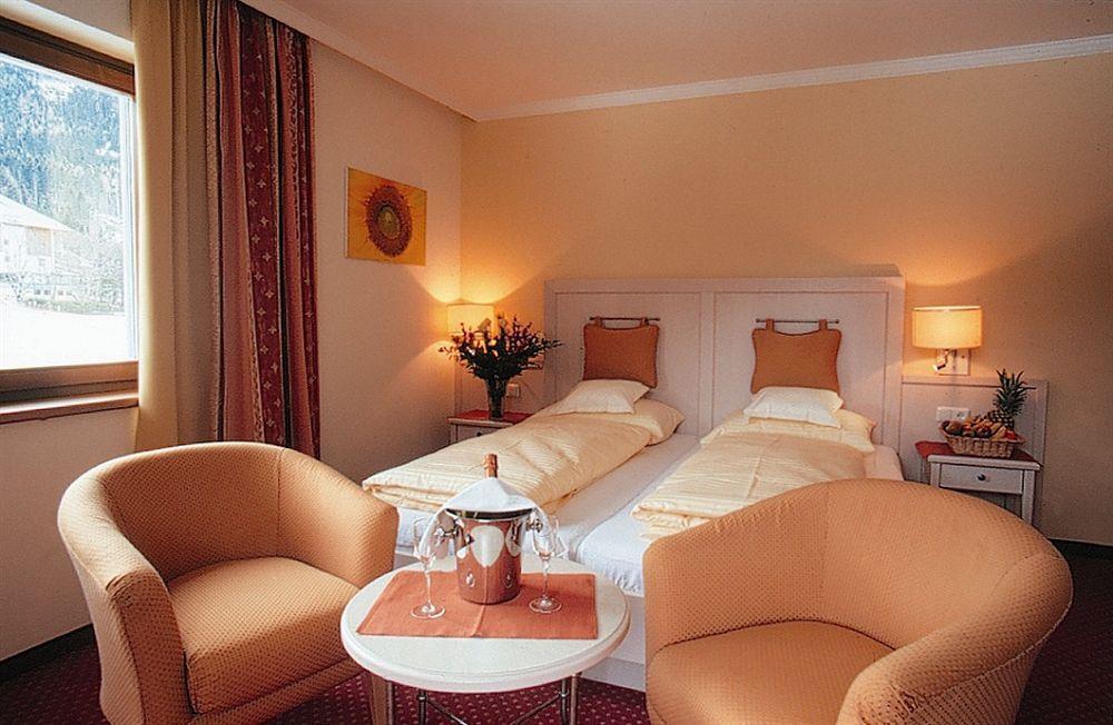 Family & Sporthotel Kaerntnerhof Bad Kleinkirchheim Bagian luar foto
